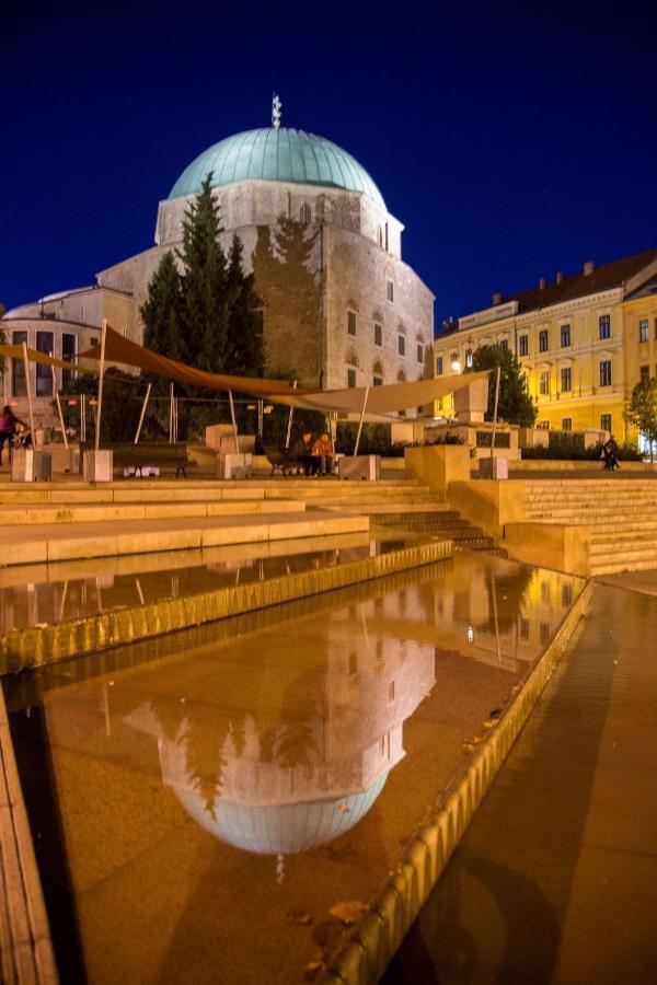 Casa Victoria Lägenhet Pécs Exteriör bild