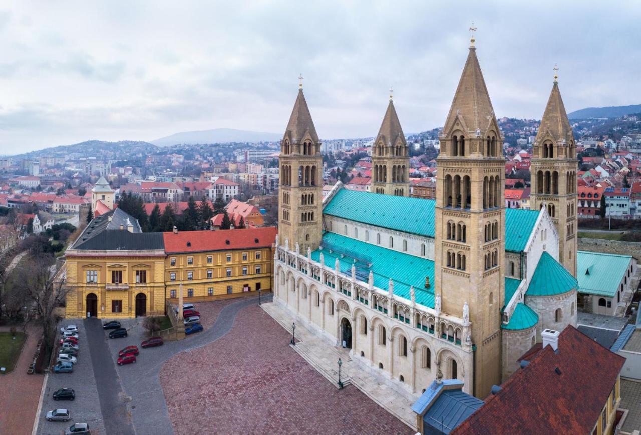 Casa Victoria Lägenhet Pécs Exteriör bild